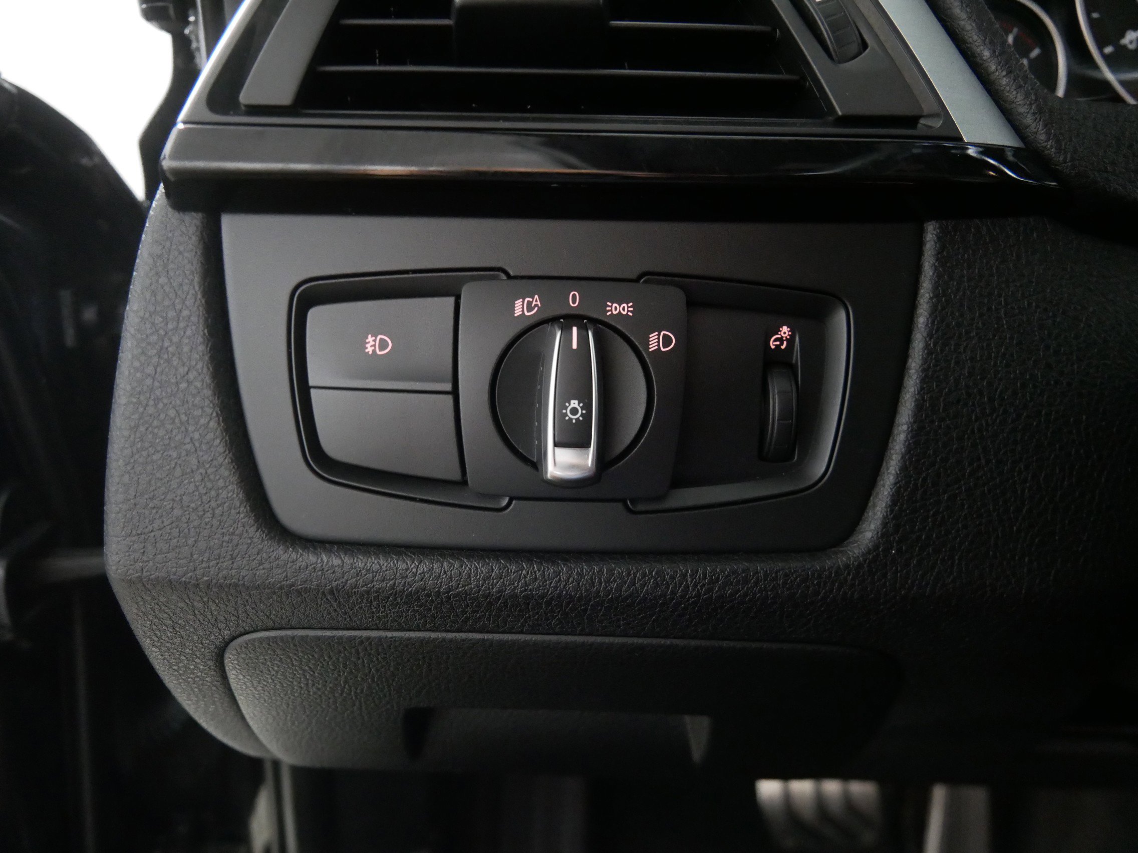 Used 2014 BMW 335i xDrive Sedan image 26