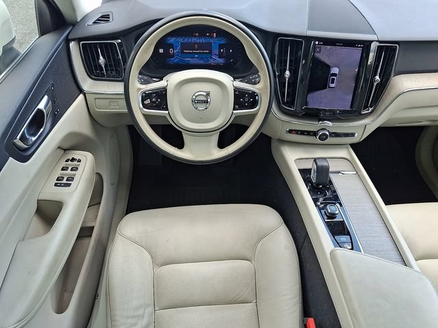 Used 2023 Volvo XC60 B5 Plus w/ Climate Package AWD/4WD image 10