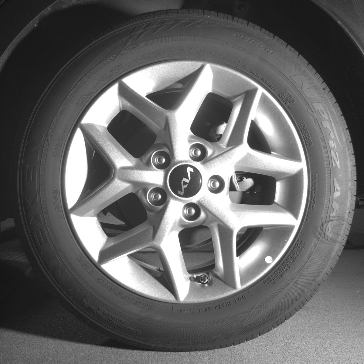 Used 2025 Kia Soul LX w/ LX Technology Package FWD image 14