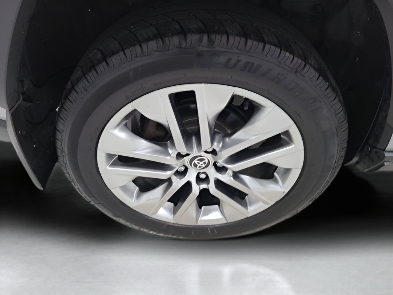Used 2022 Toyota RAV4 Limited AWD/4WD image 9