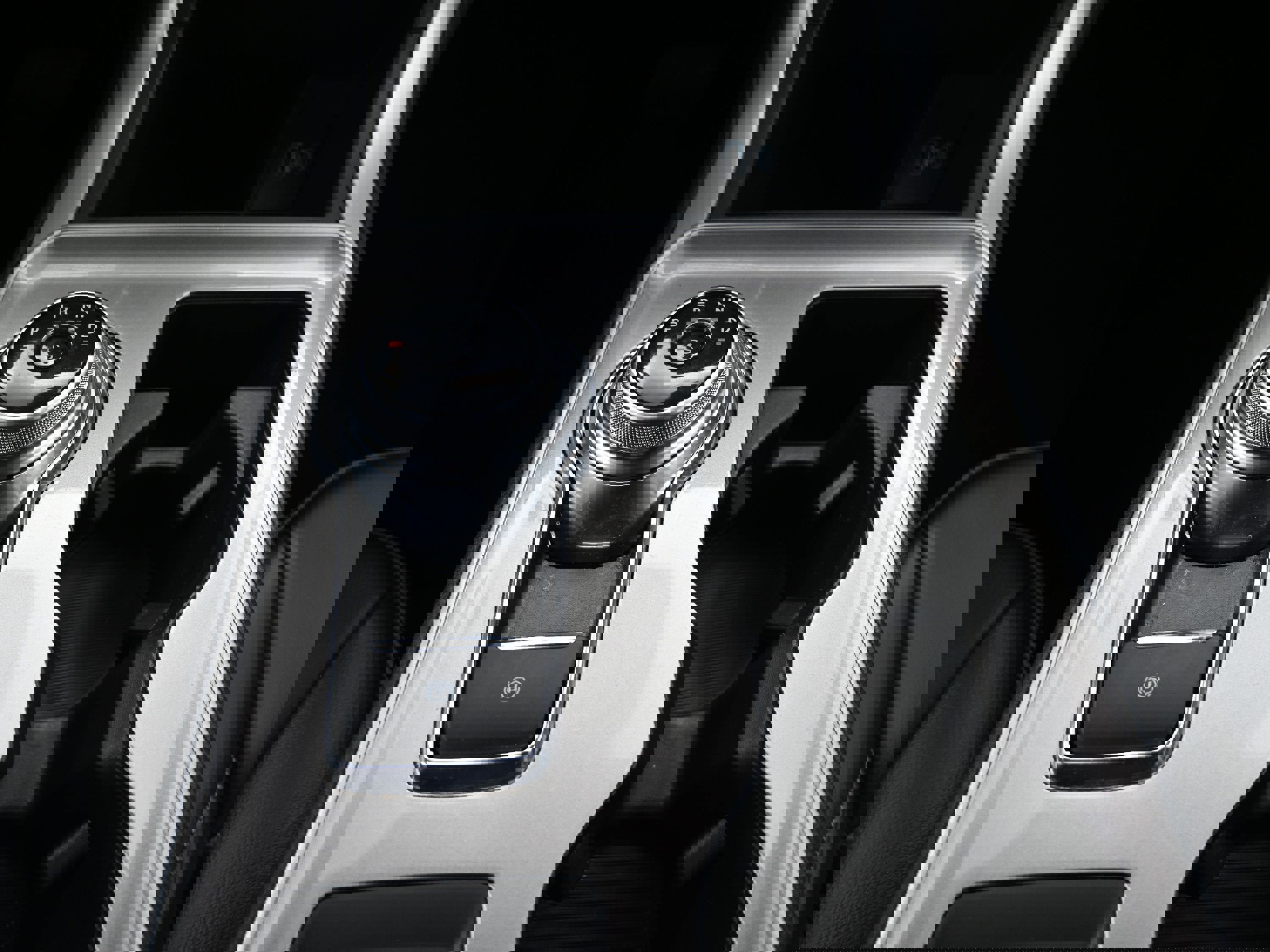 Used 2023 Ford Edge SEL image 14