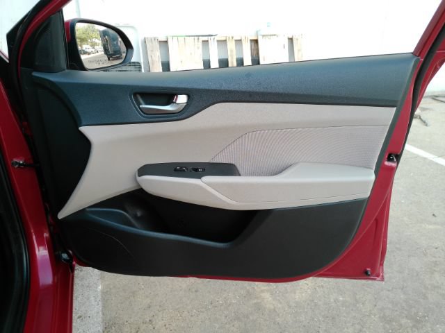 Used 2022 Hyundai Accent SEL FWD image 16