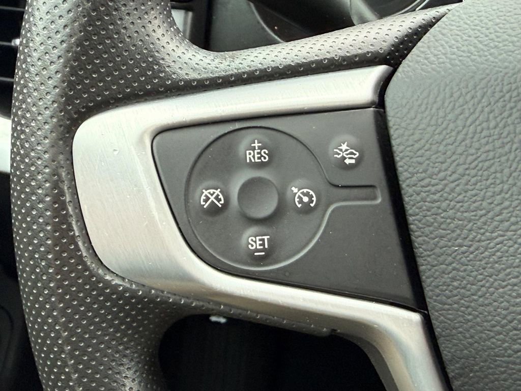 Used 2022 GMC Terrain SLE w/ Driver Convenience Package image 16