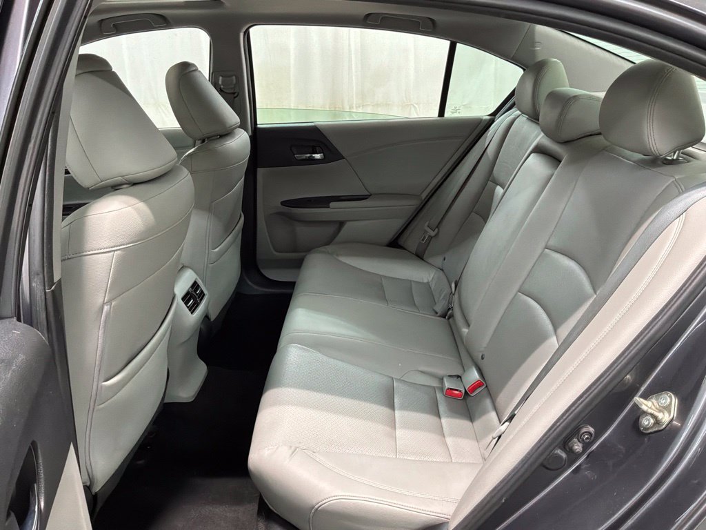 Used 2015 Honda Accord Touring image 19