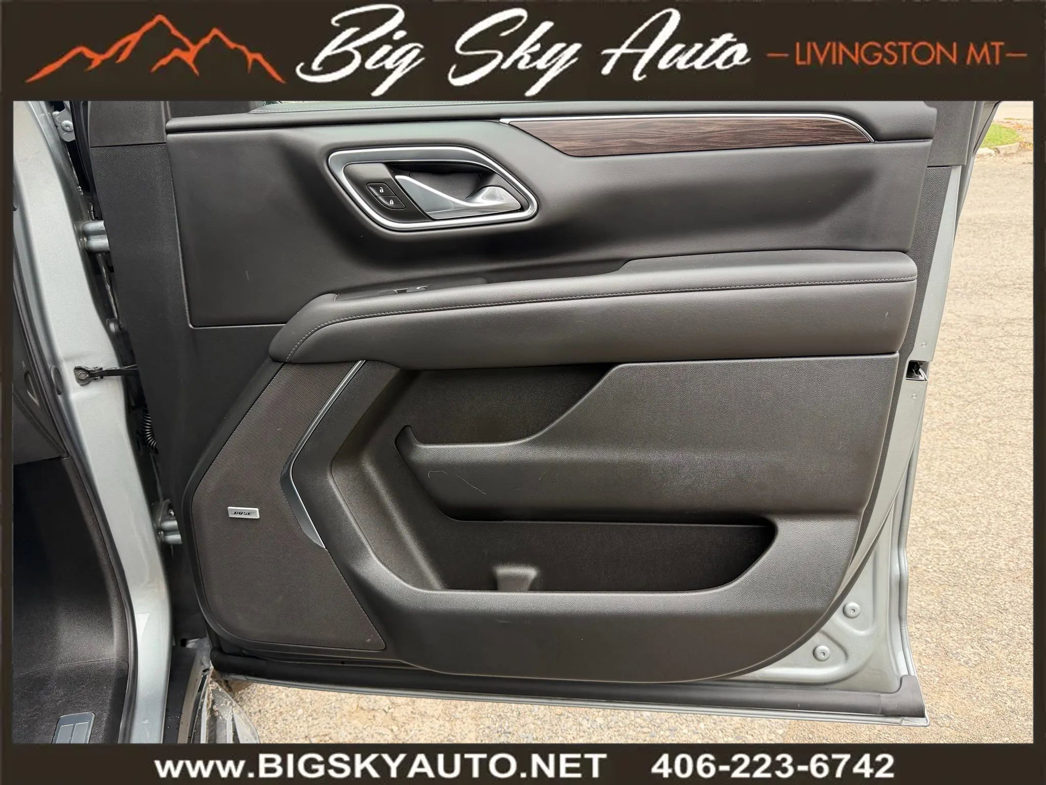 Used 2024 Chevrolet Suburban LT image 20