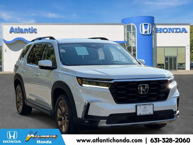 Certified 2024 Honda Pilot Touring image 1