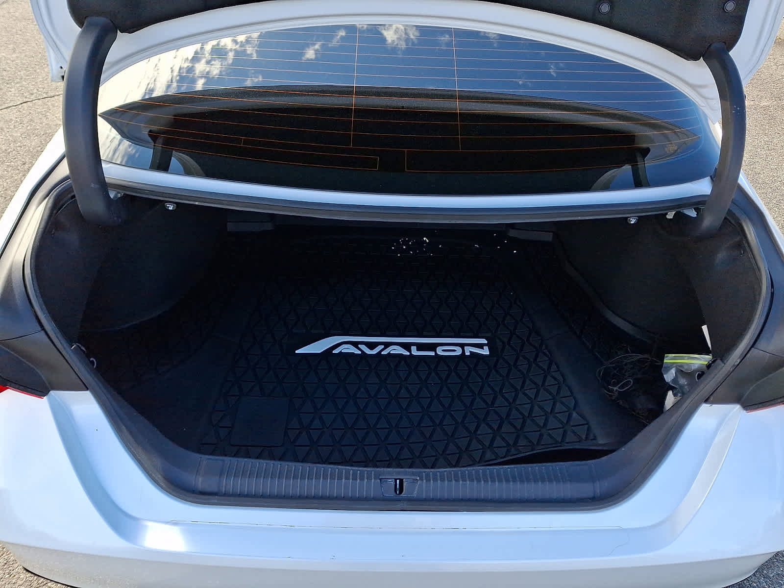 Certified 2019 Toyota Avalon XSE w/ All Weather Liner Package image 31