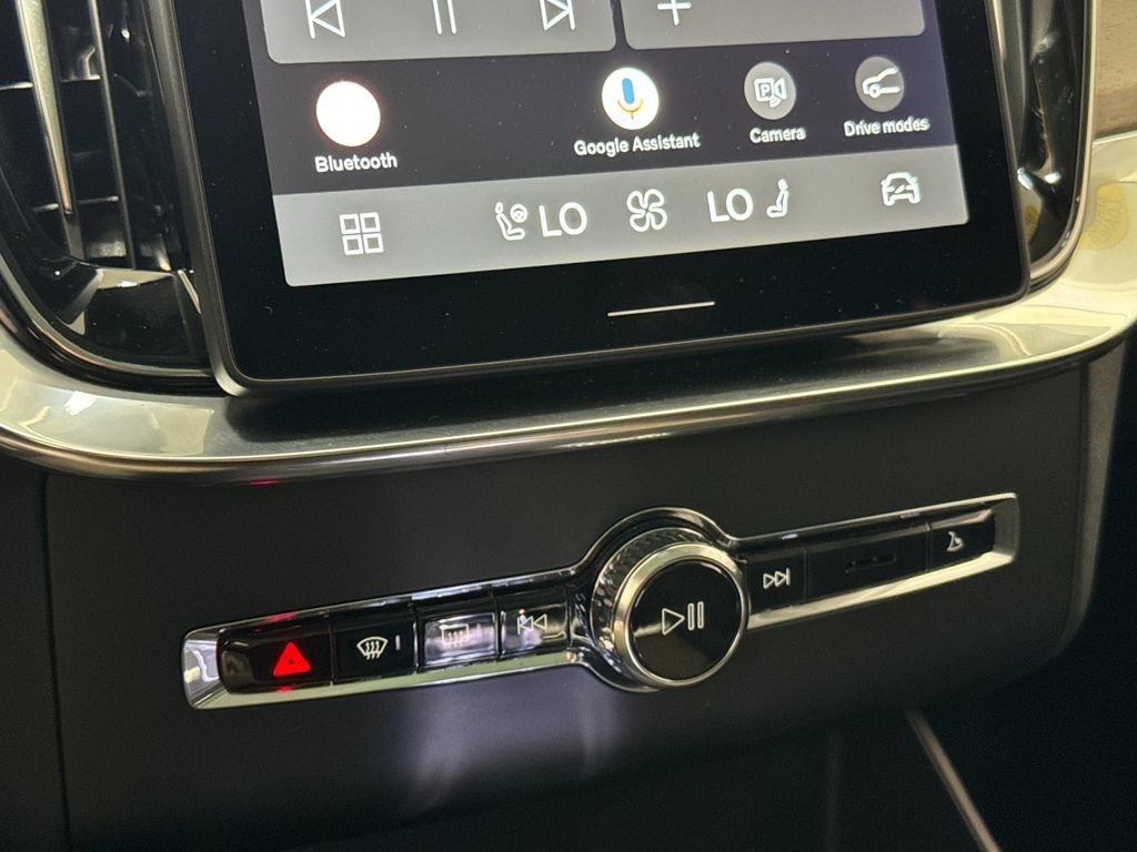 New 2026 Volvo XC90 B5 Core AWD/4WD image 21