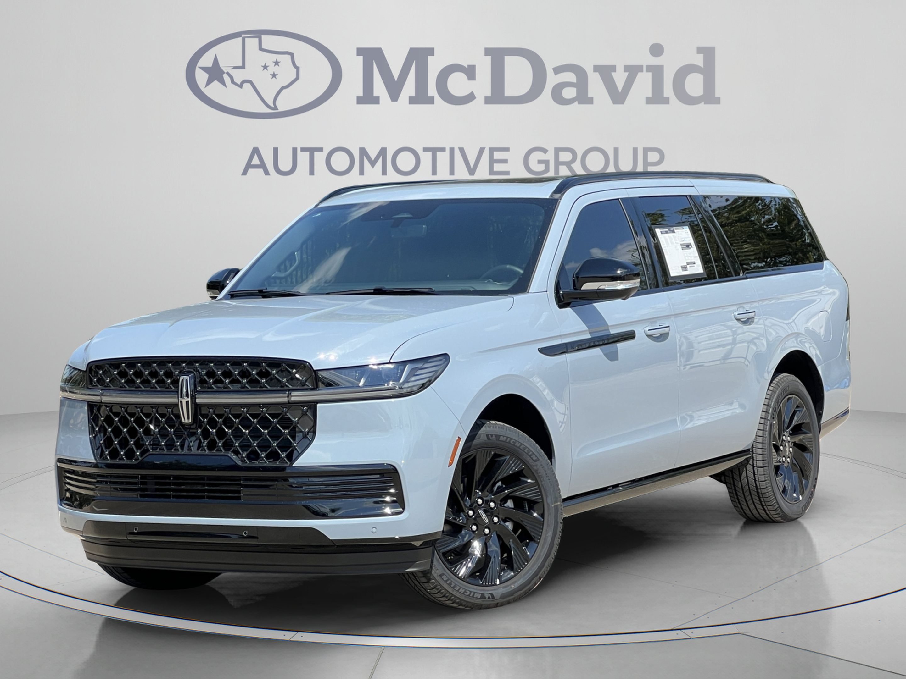 New 2026 Lincoln Navigator L Reserve w/ Jet Appearance Package