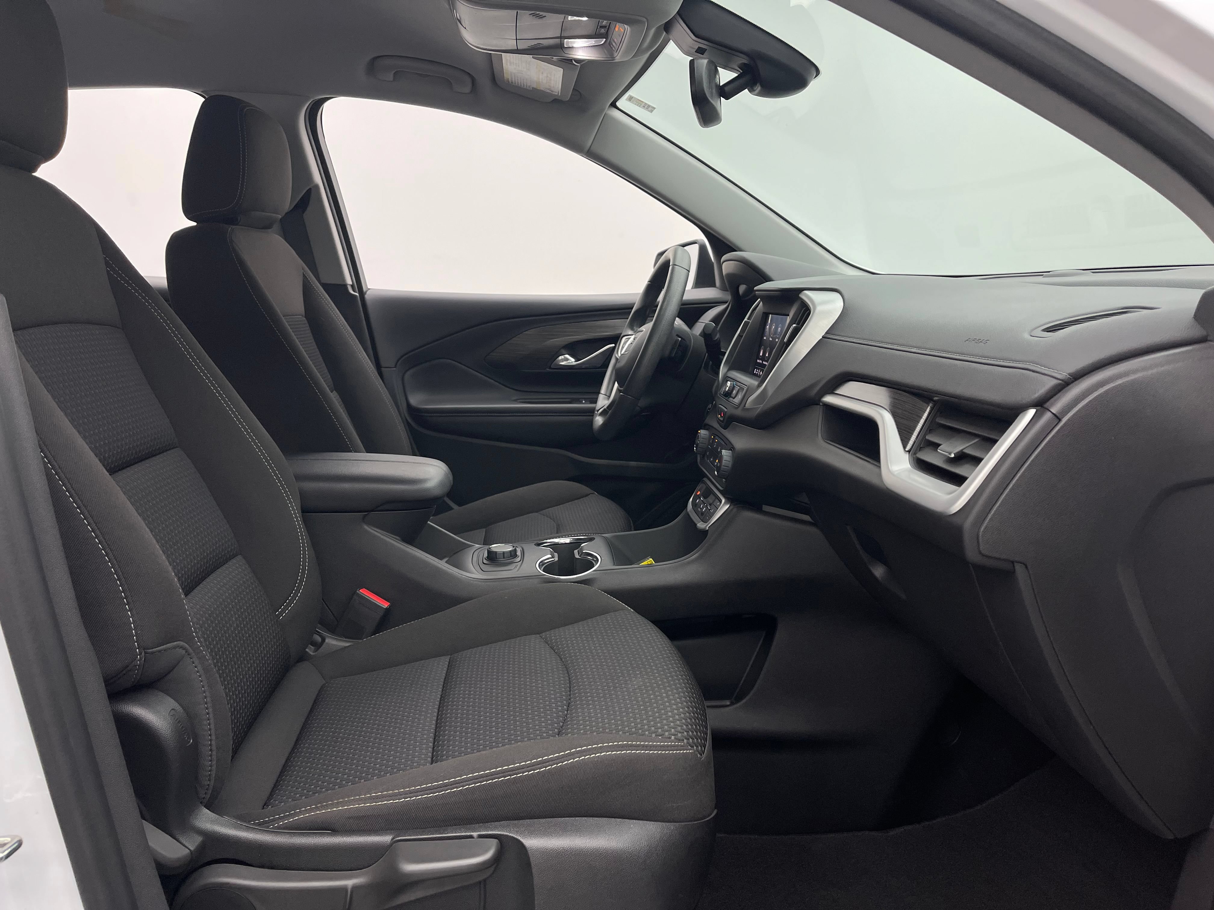 Used 2024 GMC Terrain SLE FWD image 29