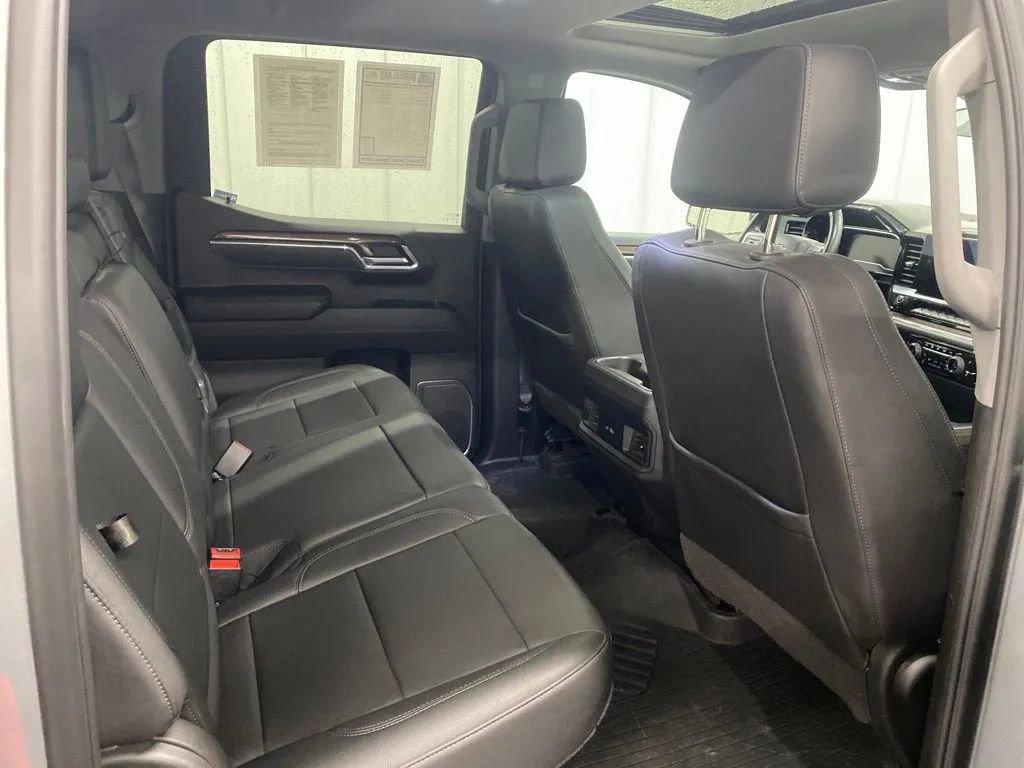 Used 2025 Chevrolet Silverado 1500 LT Trail Boss w/ LT Trail Boss Premium Package image 10