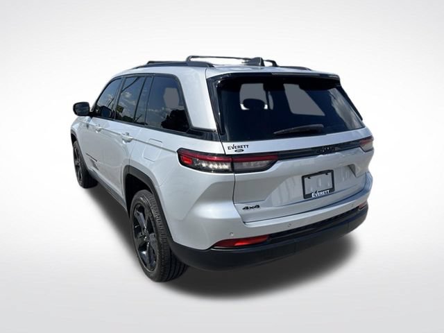 Used 2024 Jeep Grand Cherokee Altitude AWD/4WD image 7