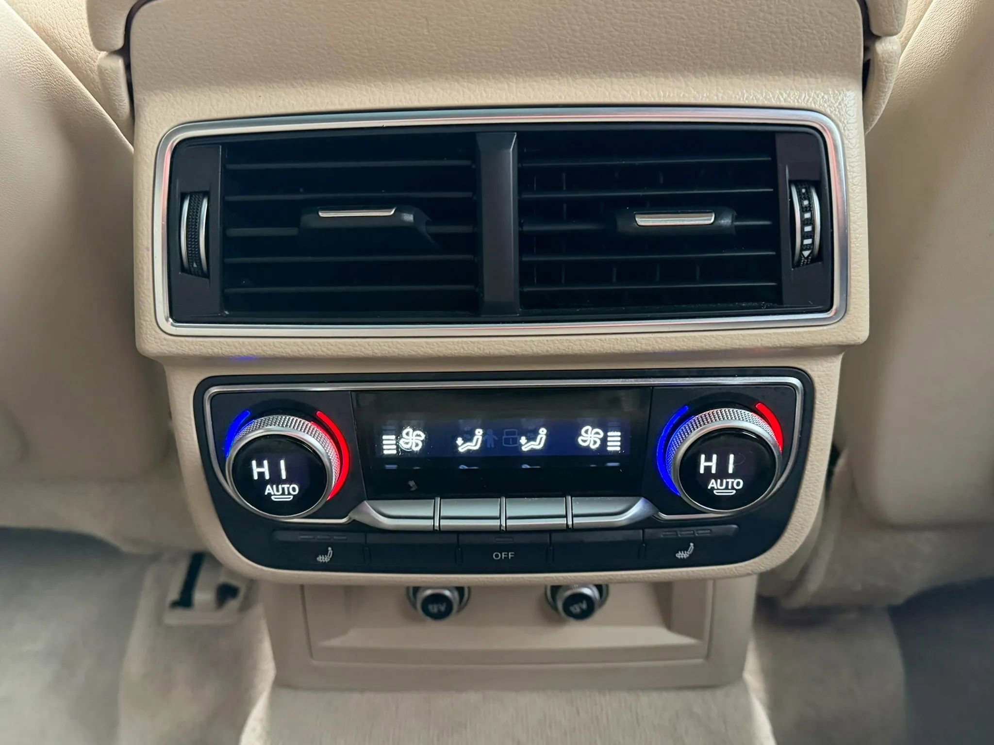 Used 2018 Audi Q7 3.0T Prestige w/ Prestige Package AWD/4WD image 15