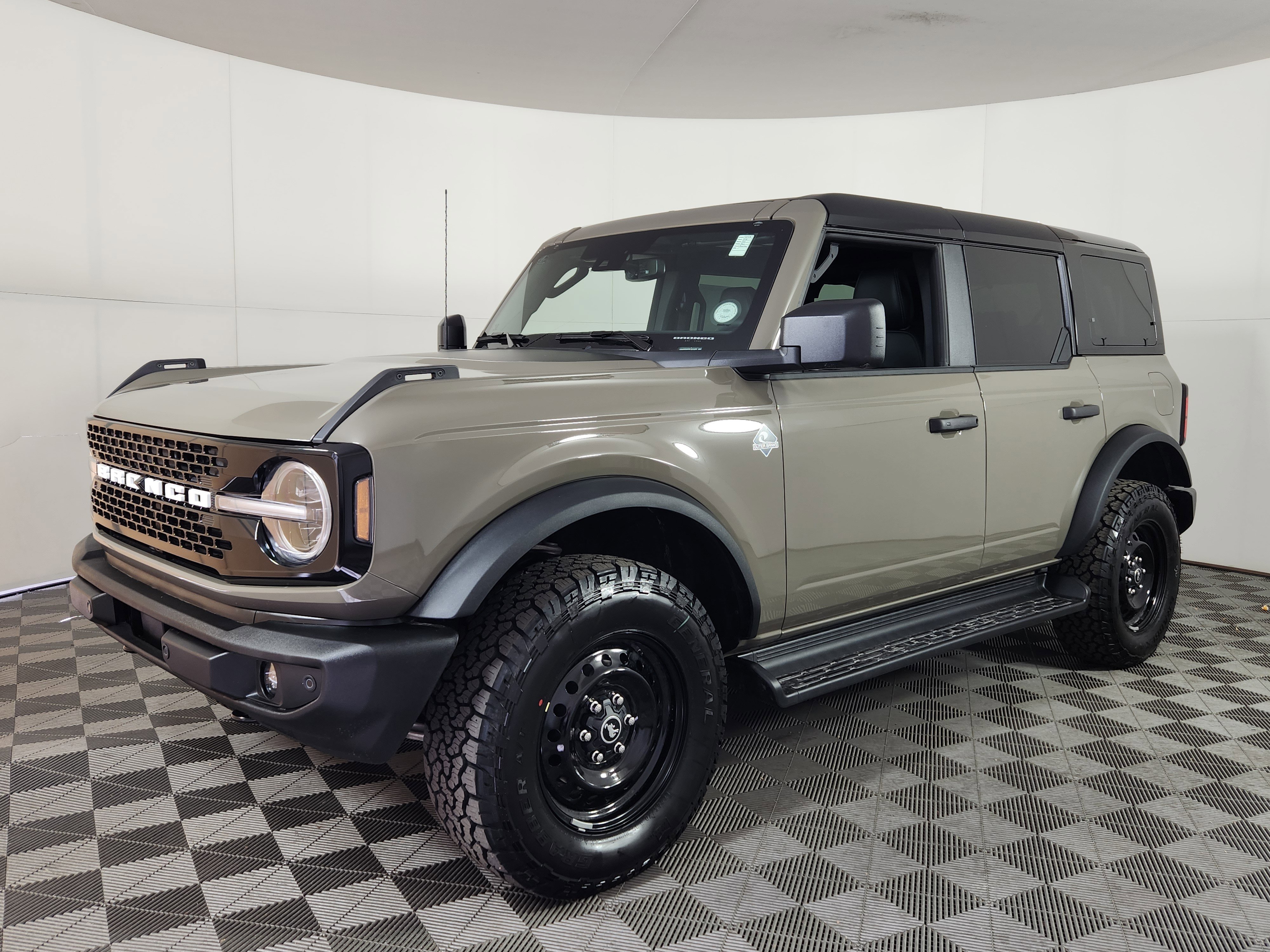 New 2026 Ford Bronco Outer Banks image 3