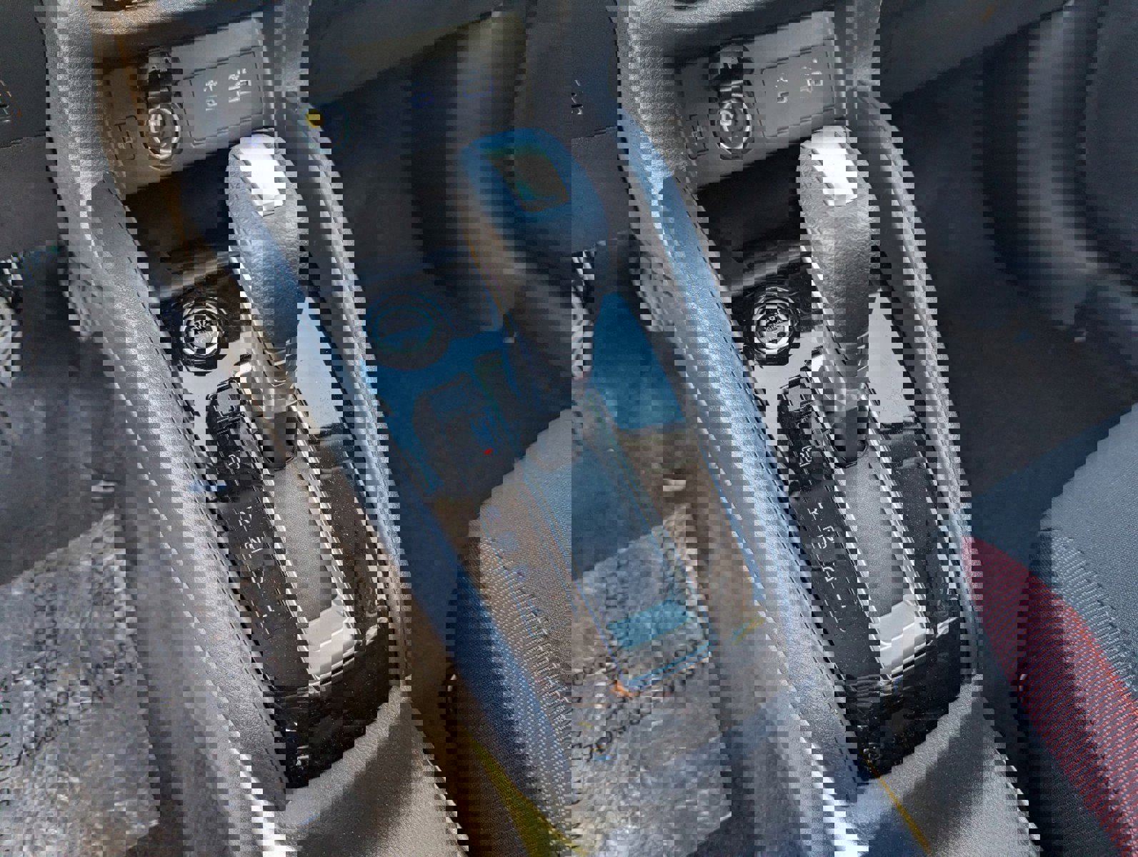 New 2025 Nissan Versa SR w/ Trunk Package image 17