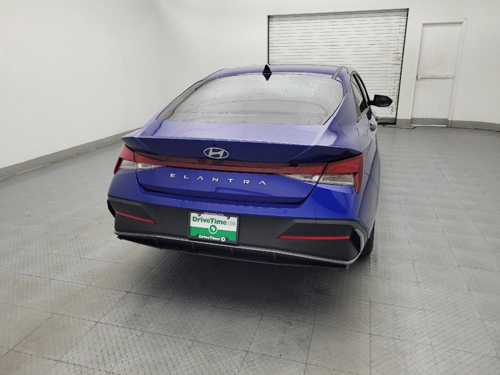 Used 2024 Hyundai Elantra SE FWD image 7