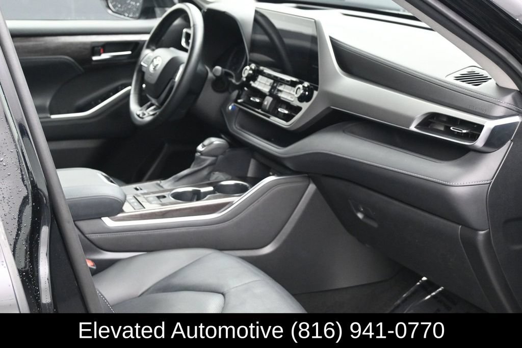 Used 2021 Toyota Highlander Platinum AWD/4WD image 6