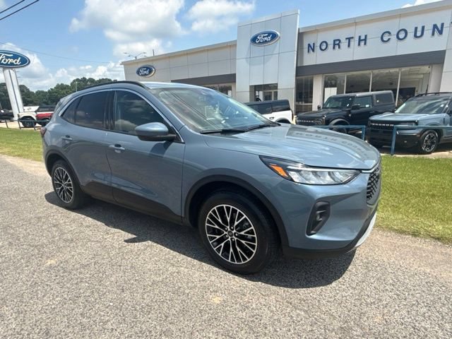 Used 2023 Ford Escape SE FWD image 2
