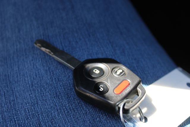 Used 2013 Subaru Outback 3.6R Limited w/ Moonroof Pkg image 23