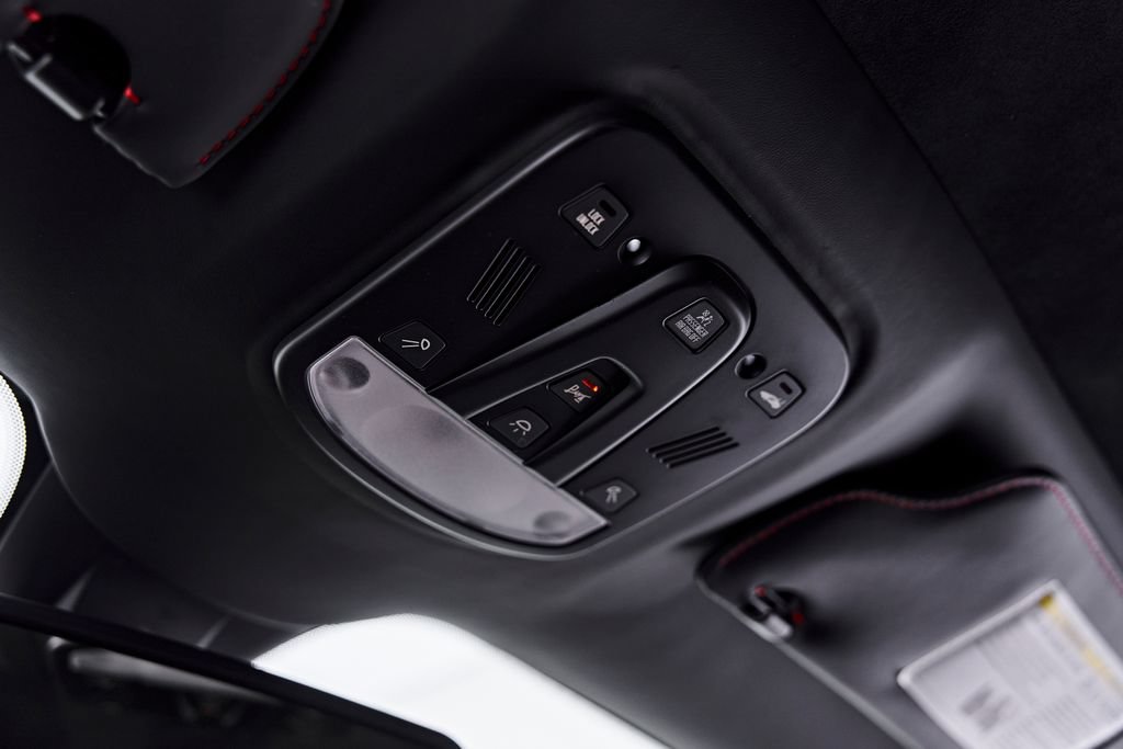 Used 2016 Ferrari F12 Berlinetta RWD image 95