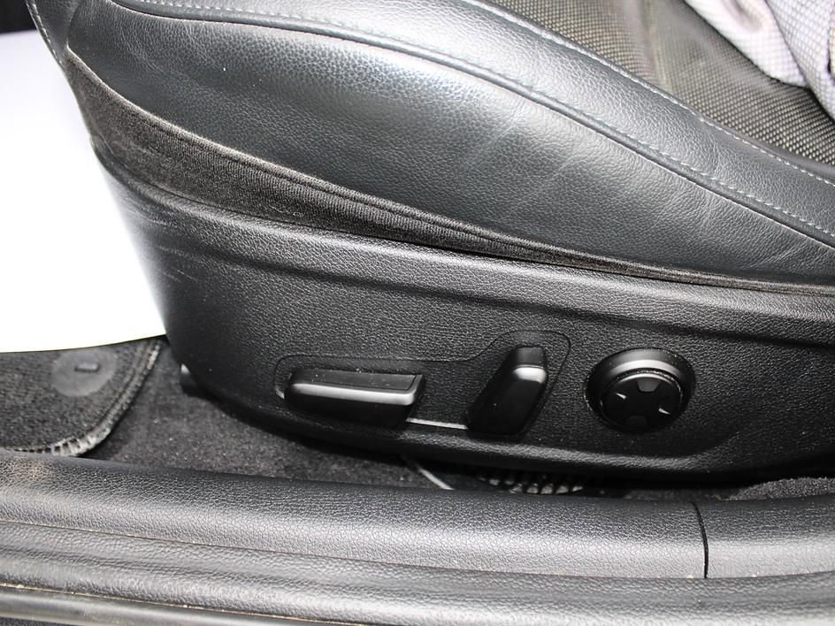Used 2018 Kia Stinger GT image 16