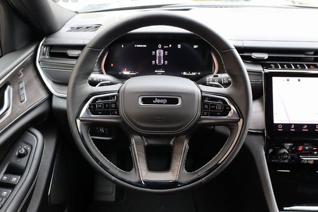 New 2025 Jeep Grand Cherokee Overland w/ Adv Protech Group III image 18