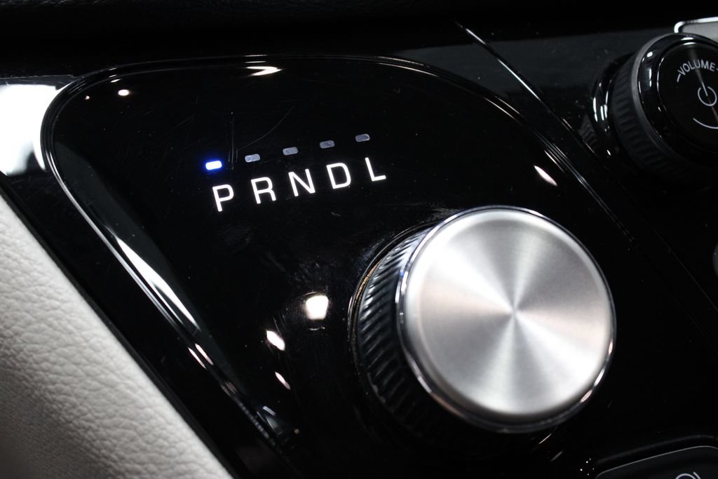 Used 2023 Chrysler Pacifica Touring-L FWD image 31