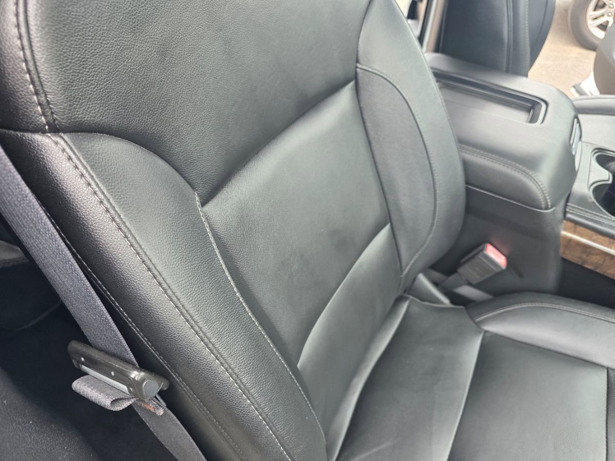 Used 2018 Chevrolet Suburban LT AWD/4WD image 25