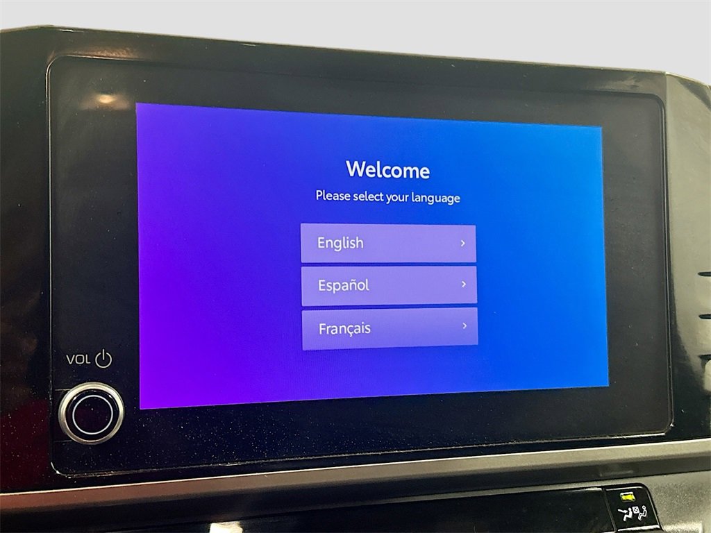 Used 2025 Toyota Camry LE w/ Convenience Package image 12