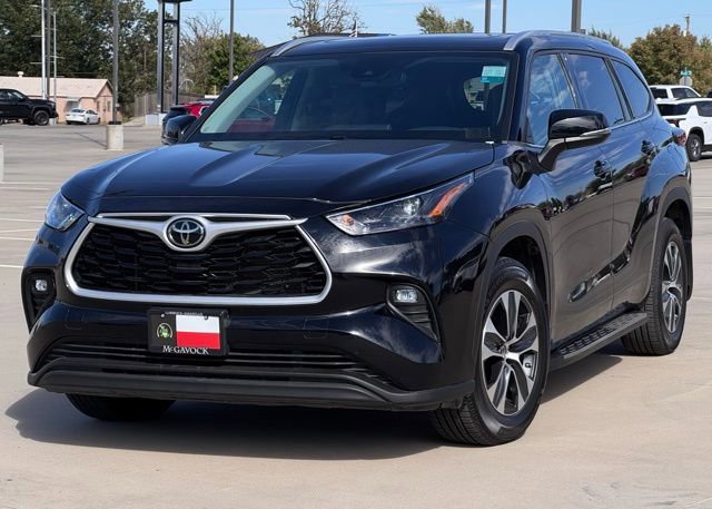 Used 2022 Toyota Highlander XLE
