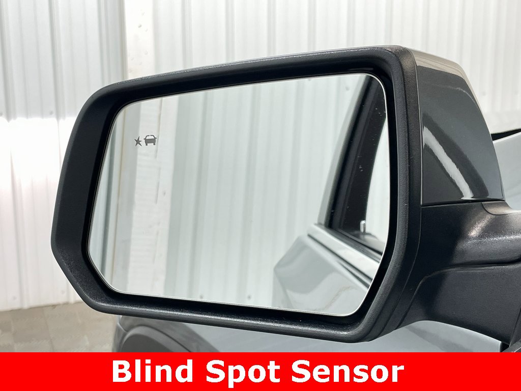 Used 2021 Chevrolet Traverse LT image 32