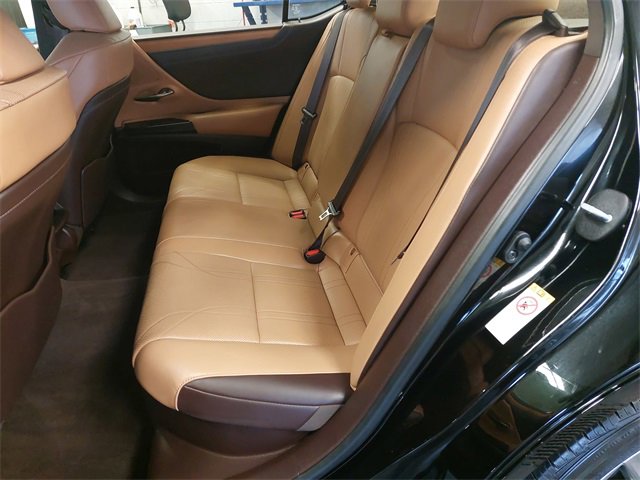 Used 2019 Lexus ES 300h image 15