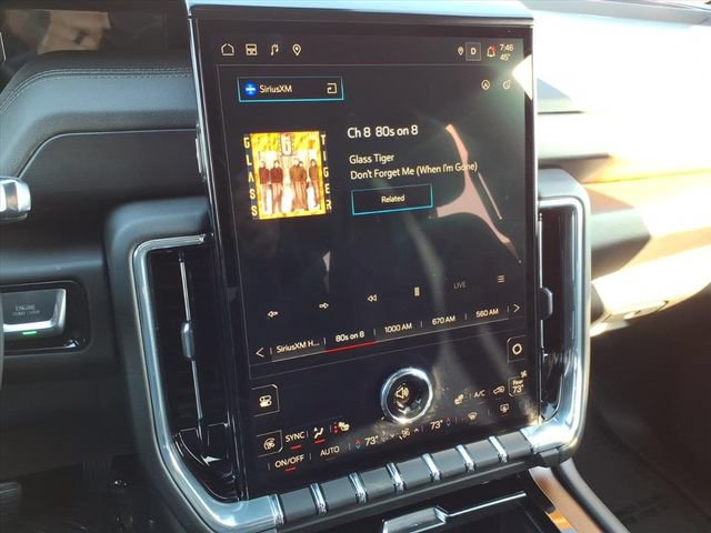Used 2025 GMC Yukon Denali w/ Advanced Technology Package AWD/4WD image 35