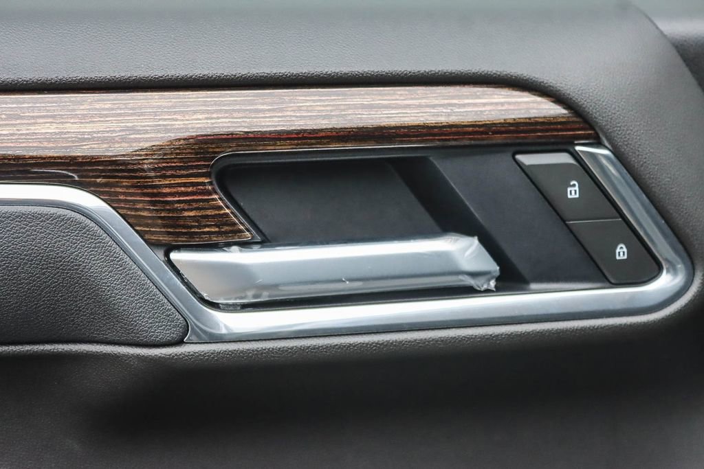 Used 2025 GMC Sierra 1500 Elevation image 44