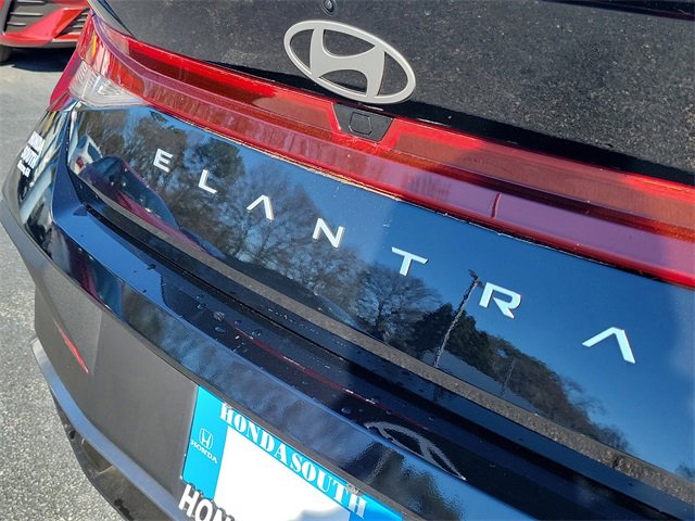 Used 2025 Hyundai Elantra Sport image 8