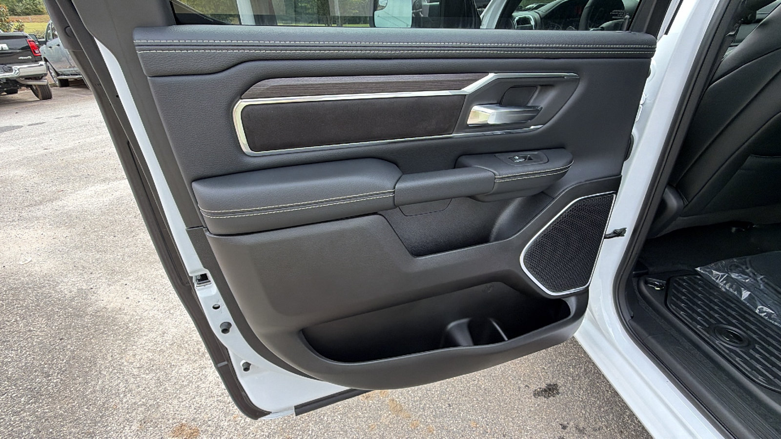 New 2027 RAM 1500 Laramie AWD/4WD image 18