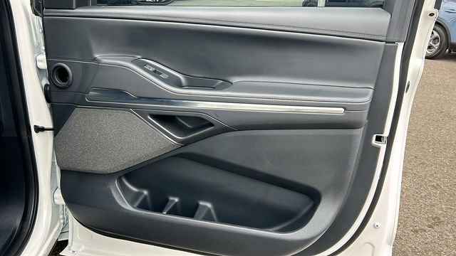 Used 2025 Lincoln Navigator Reserve w/ Jet Appearance Package image 10