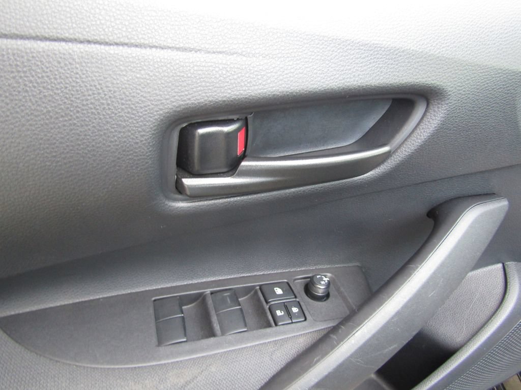 Used 2025 Toyota Corolla LE FWD image 15