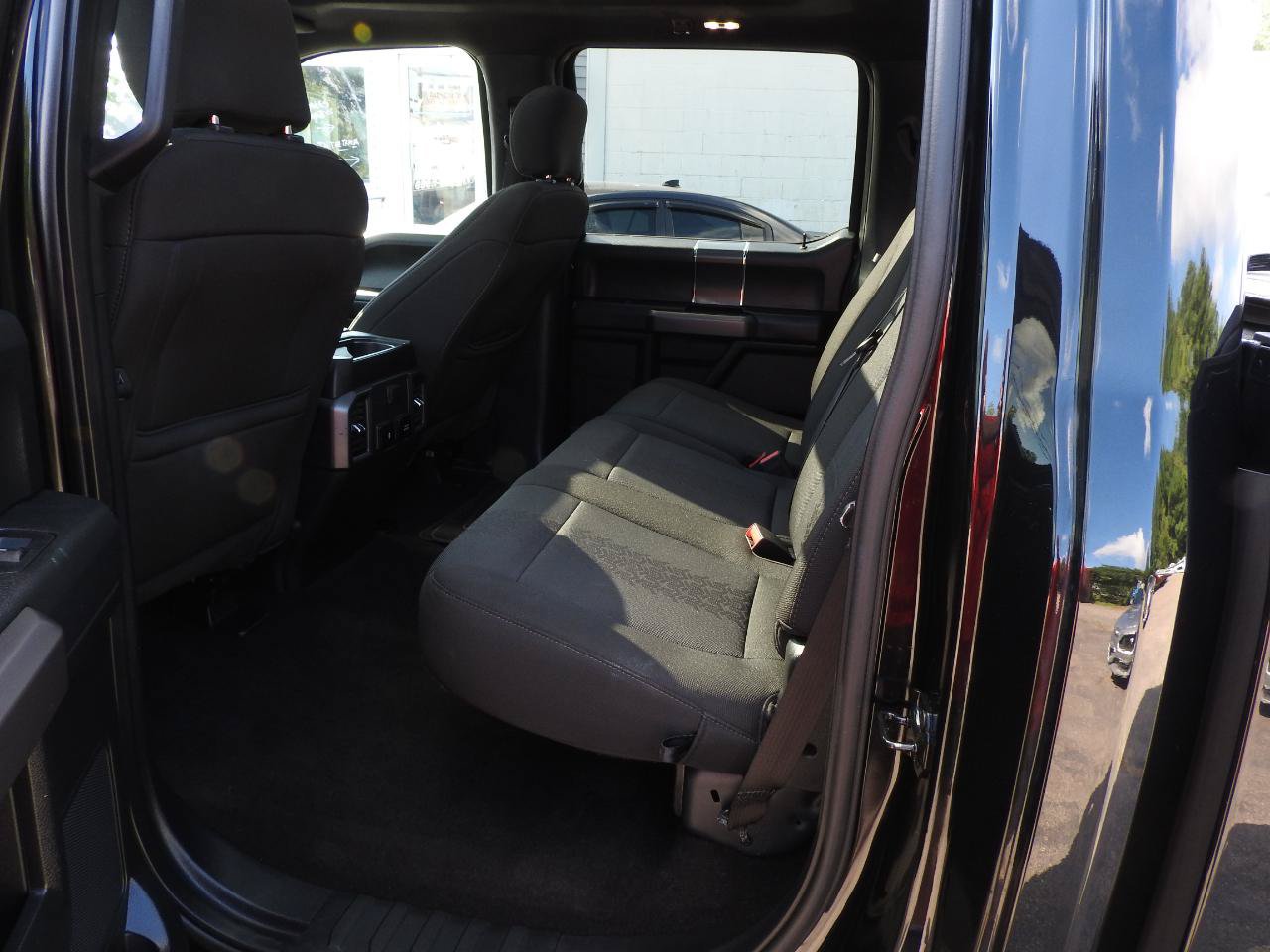 Used 2019 Ford F150 XLT w/ Equipment Group 302A Luxury AWD/4WD image 9