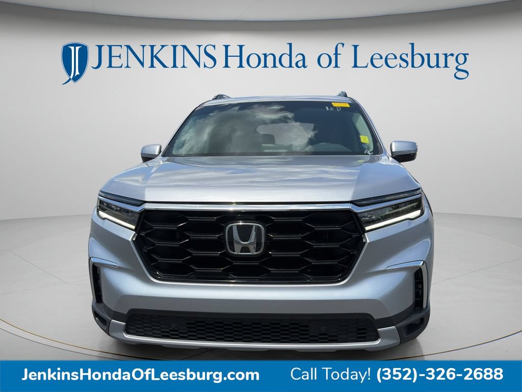 Certified 2025 Honda Pilot Touring image 8