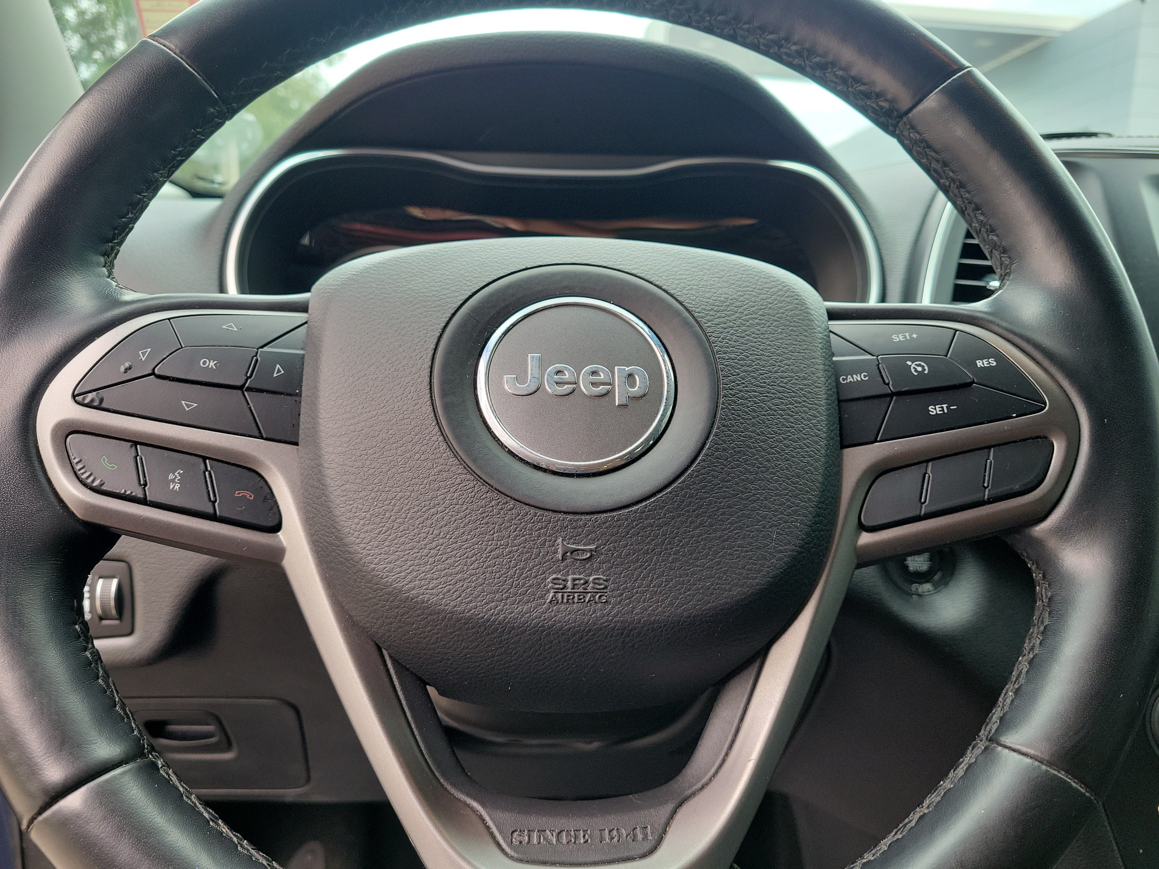 Used 2021 Jeep Cherokee Latitude Lux w/ Sun & Sound Group FWD image 21