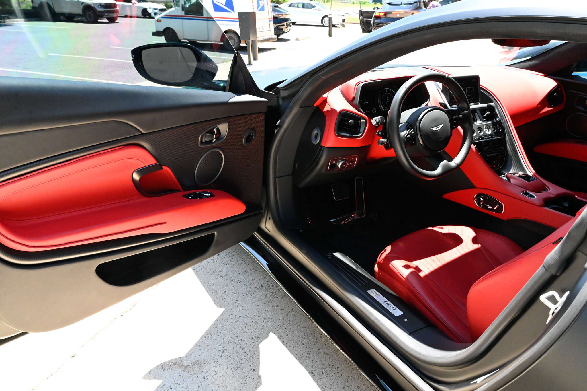 Used 2021 Aston Martin DB11 Coupe RWD image 15