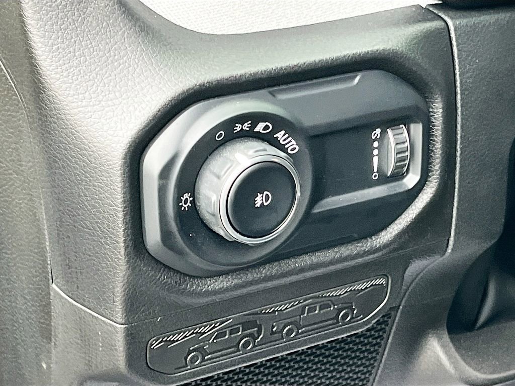 Certified 2025 Jeep Wrangler Sport AWD/4WD image 10