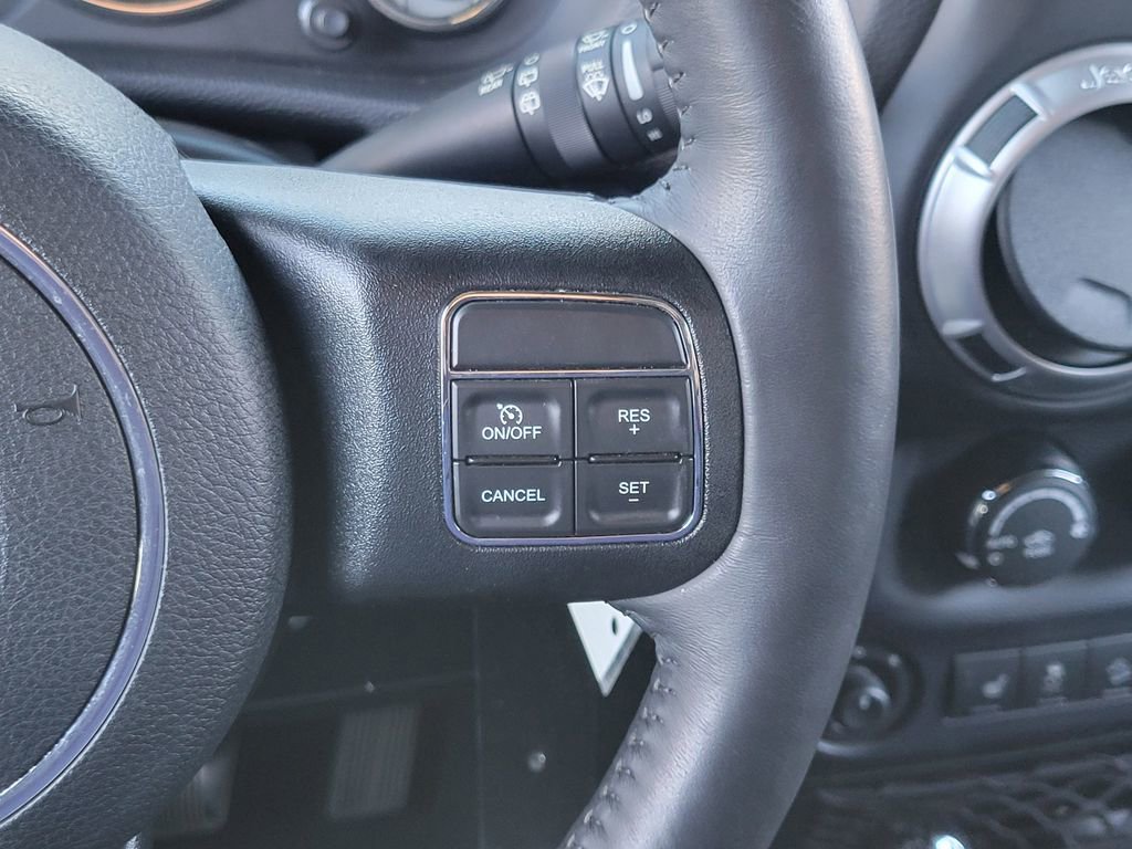 Used 2016 Jeep Wrangler Unlimited Rubicon w/ Connectivity Group image 6