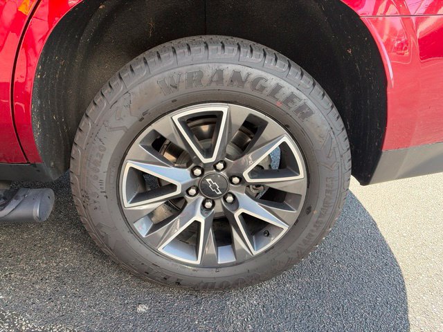 Used 2023 Chevrolet Tahoe Z71 w/ Luxury Package AWD/4WD image 19