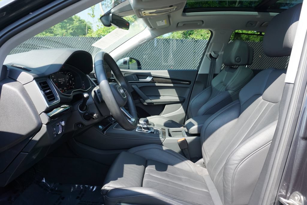 Used 2020 Audi Q5 Prestige w/ Prestige Package AWD/4WD image 9