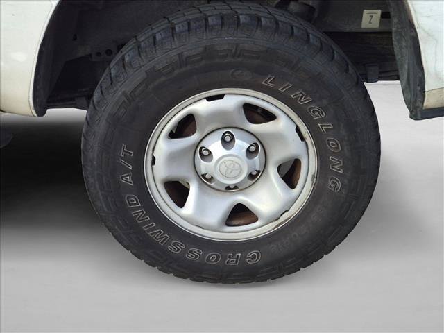 Used 2020 Toyota Tacoma SR w/ SR Convenience Package RWD image 9