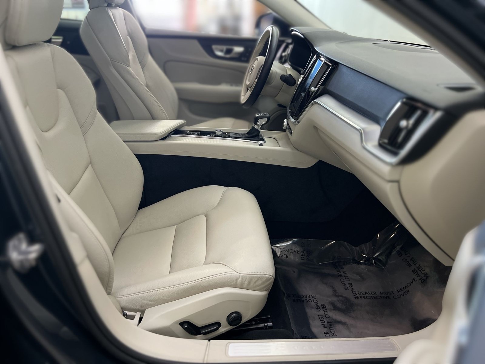Used 2020 Volvo S60 T5 Momentum FWD image 26