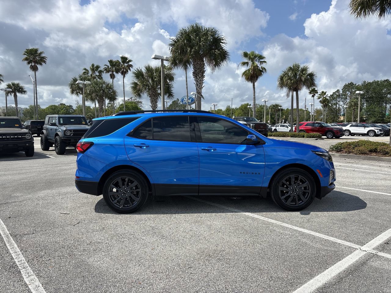 Used 2024 Chevrolet Equinox RS FWD image 2