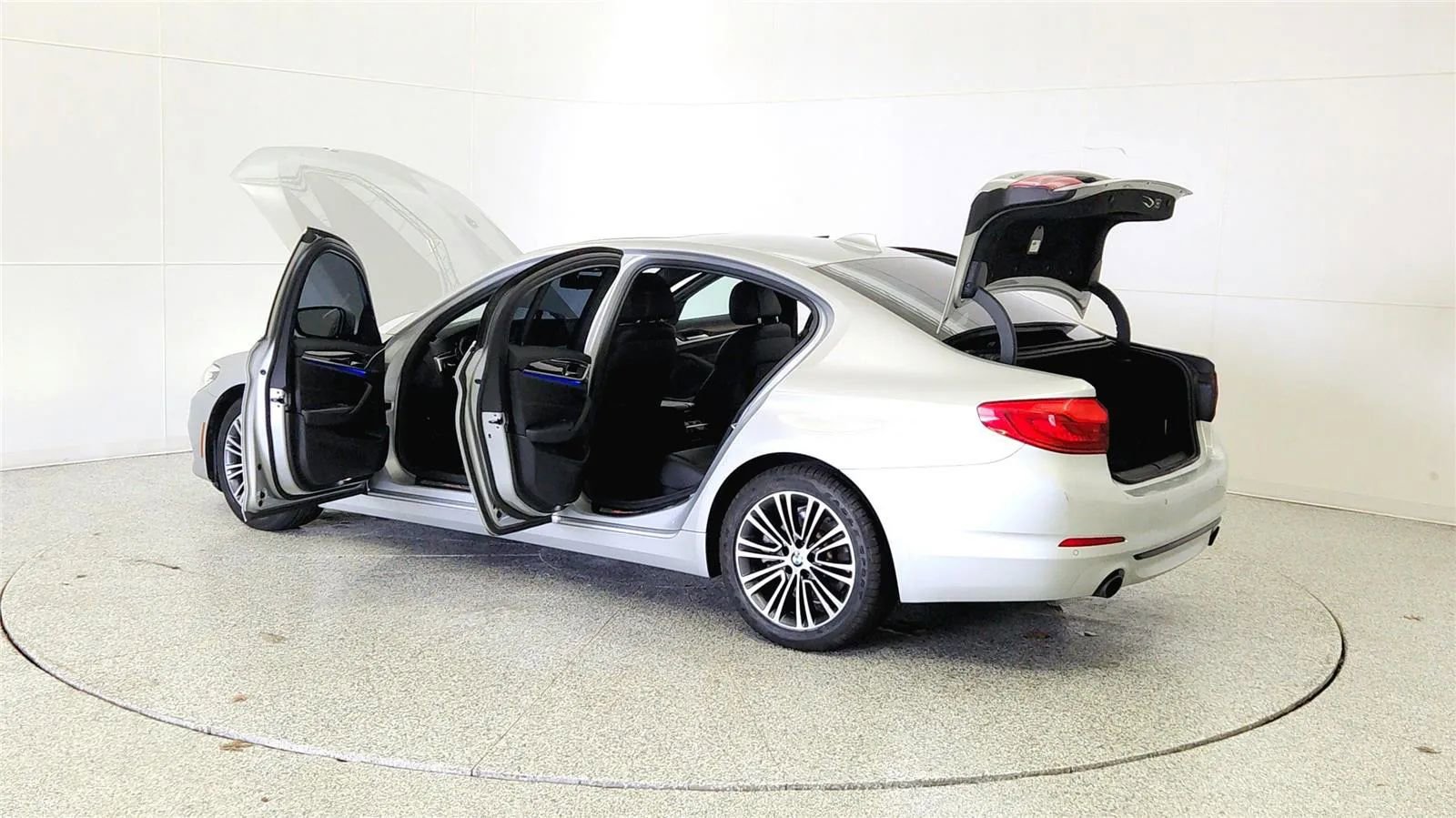 Used 2017 BMW 530i xDrive image 11